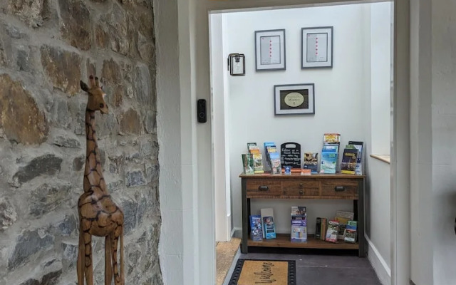 Llys Aeron Guest House