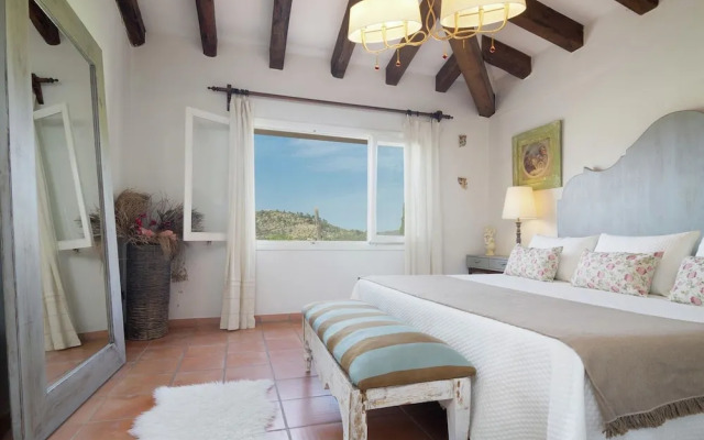 Rustic House in Mancor With Pool