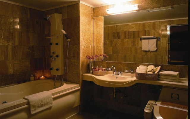 Tourist Hotel June