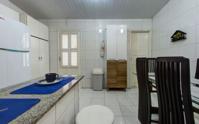 Casa com piscina privativa perto do mar