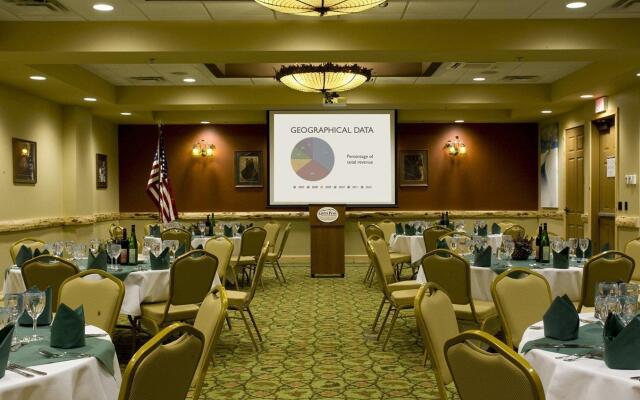 Hope Lake Lodge & Indoor Waterpark