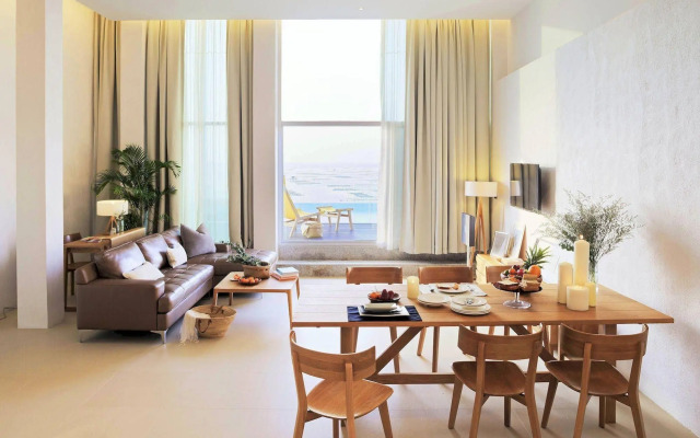 Balcony Seaside Sriracha Hotel & Serviced Apartments