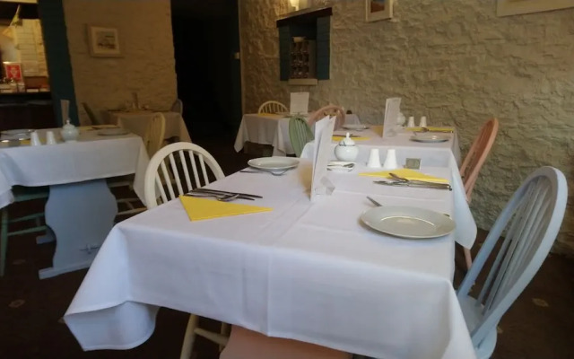 Heathcliff House, Exclusively for Adults, Free Large Car Park