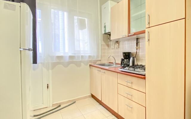 Sleek Flat Within Walking Distance to Pera Museum