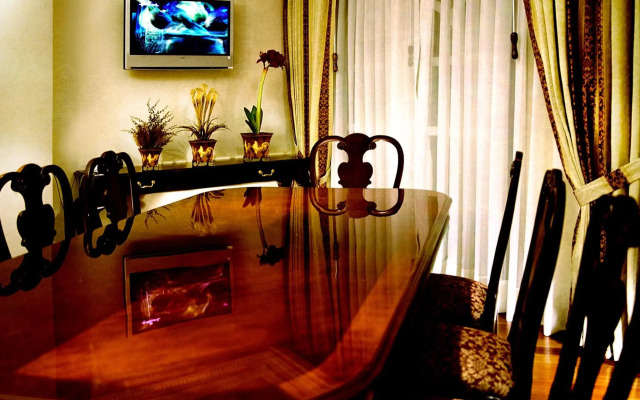 The Green Park Hotel