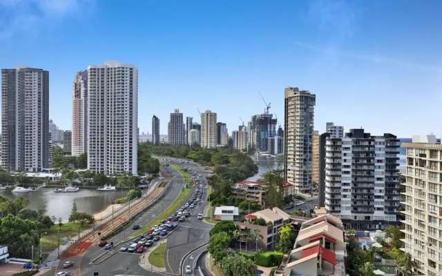 Ocean View 2-bed With Pool, Tennis Court & BBQ