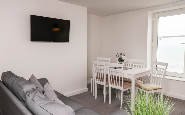 7 Seaview @ Bridlington Bay