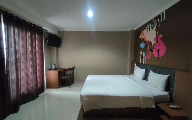 Votel Viure Hotel – Guest Rooms – Sleman