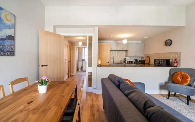 2 Bed Flat - Town Centre