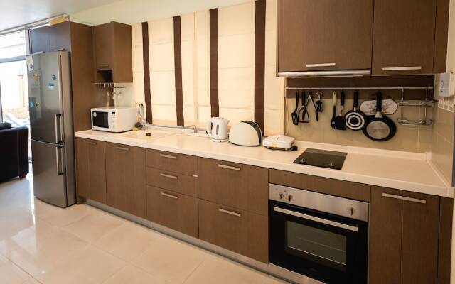 T.W. Marina Pool Villa Pattaya