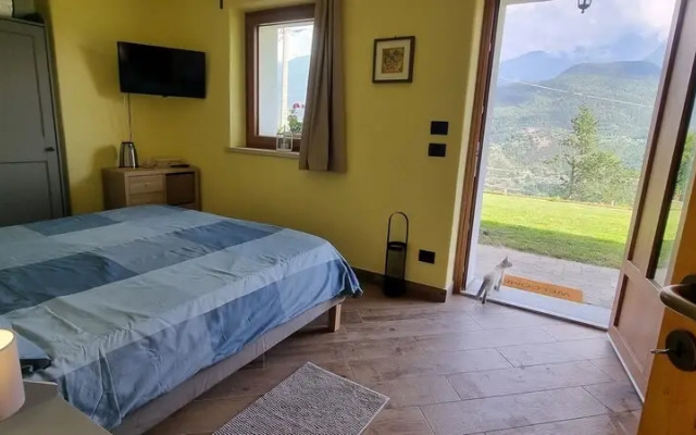 Lo Noyer Et Les Roses