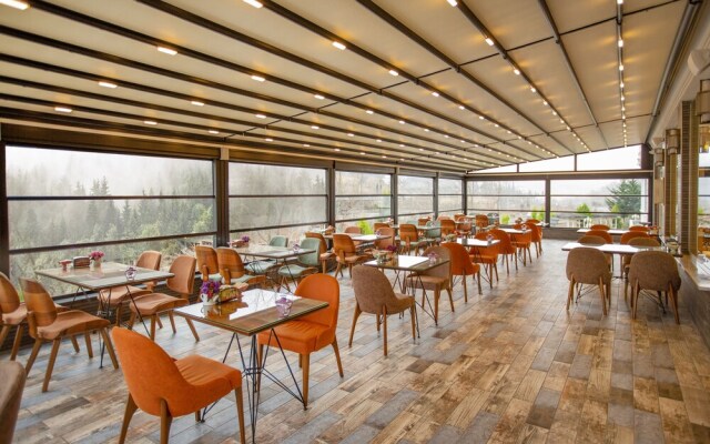 Jolnar Garden Hotel