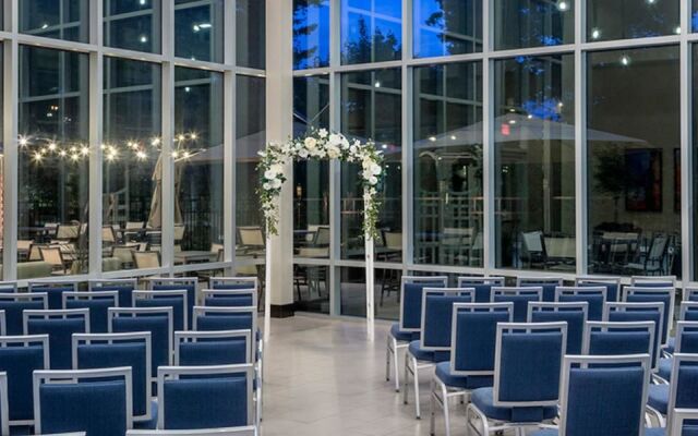 DoubleTree by Hilton Hotel Bristol, Connecticut