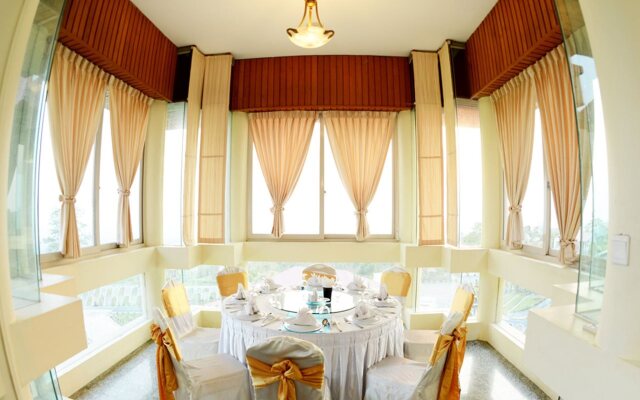 Mount Pleasant Hotel
