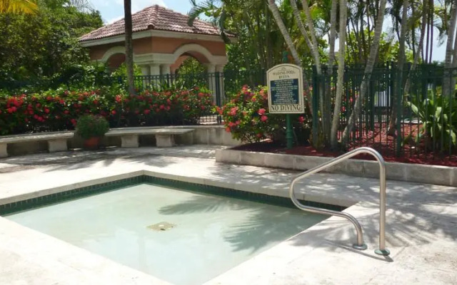 Weston Townhouse Patio and Resort Style Amenities