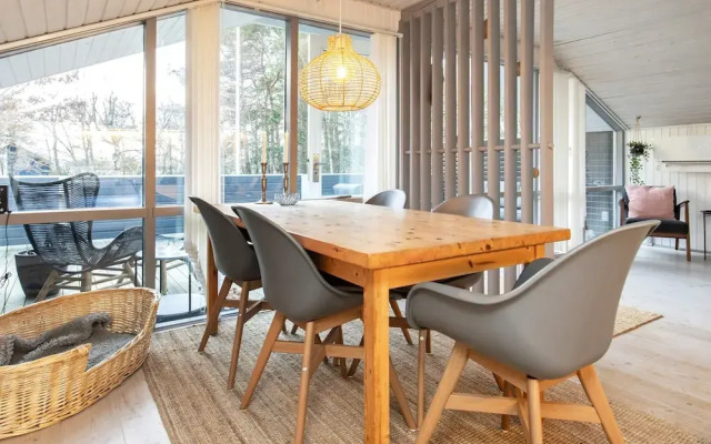6 Person Holiday Home in Albaek-by Traum