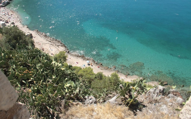 Quiet spacious apartment in Nafplio