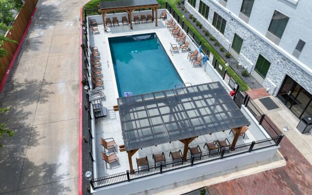 Hampton Inn & Suites Denton