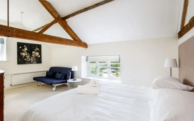 Rustic Cotswolds Farmhouse by Burford