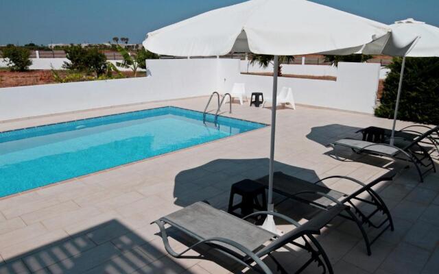 "xenos Villa 7 With a Private Pool Near the Sea."