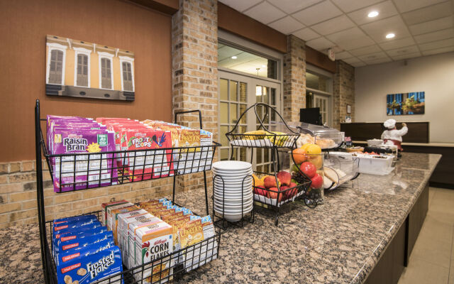 Rodeway Inn & Suites and Conference Center