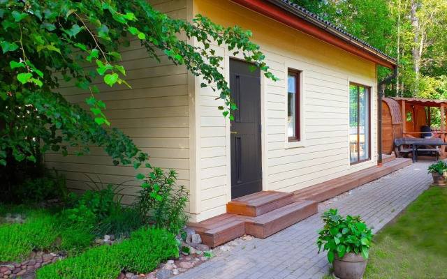 Vasarotojų Guest House