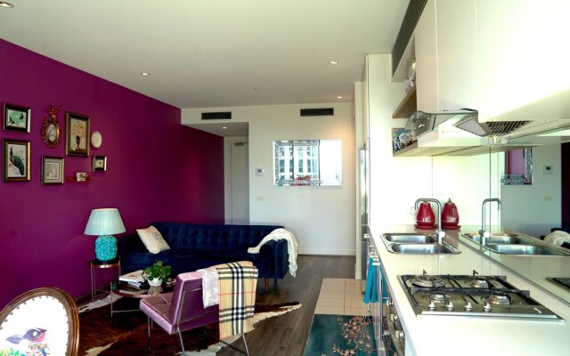 2-BRM Apartment Yarra River View Skyline