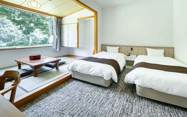 Yuyado Kuttari Onsen Lake Inn