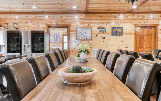 Boon by Avantstay 40-guest Luxe Smokies Retreat