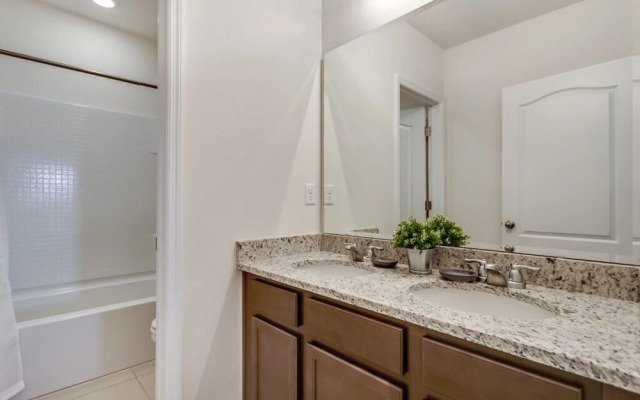 Oakwood Street Villa Solterra 1