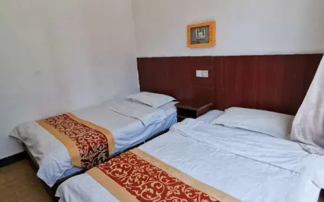 Tianxing Business Hotel (Kunming Luosiwan Store)