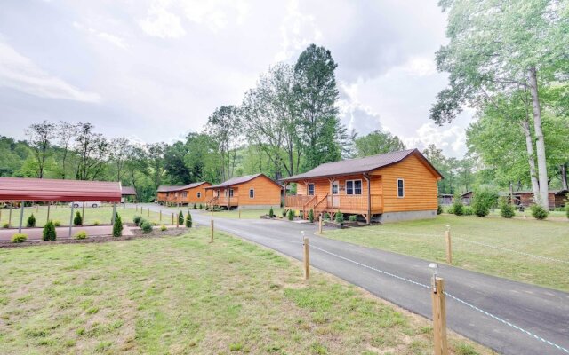 Bears Den' Cabin w/ Porch ~ 5 Mi to Bryson City!