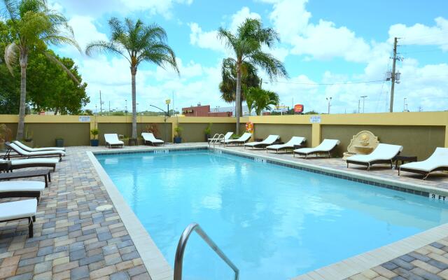 Holiday Inn Orlando East - UCF Area, an IHG Hotel