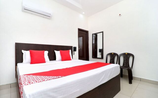 OYO 24142 Hotel Smart King