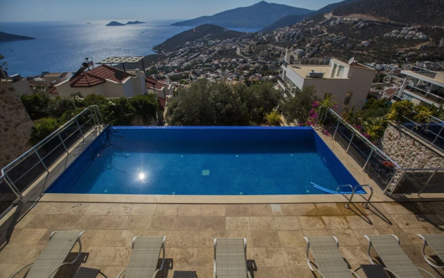 Villa Horizon by Akdenizvillam