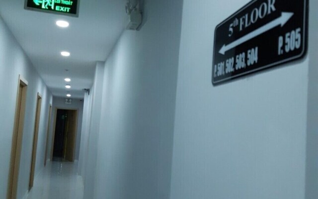 The Six Hotel