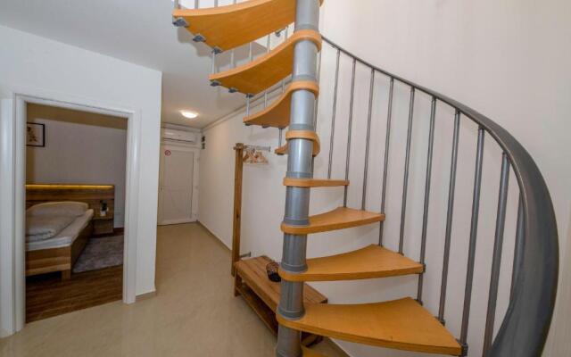 Palit 497/D, Apartment F