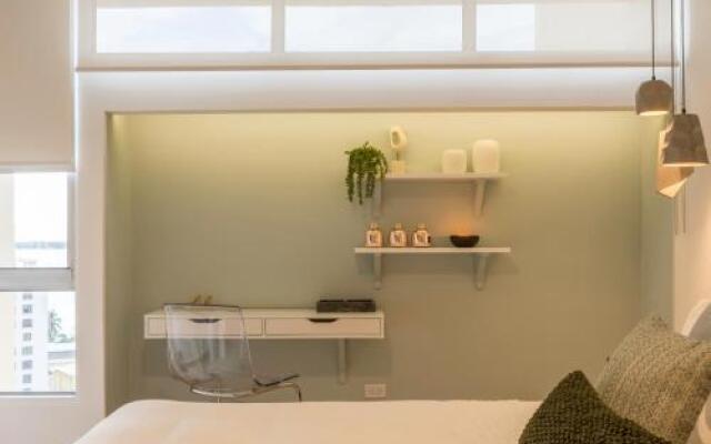 Ocean View Deluxe Suite: Pvt. Beach & Pool