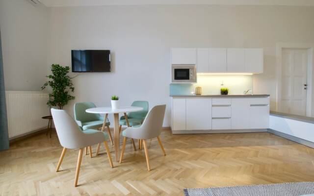 EuroPest Luxury Suites by Hi5 Apartments