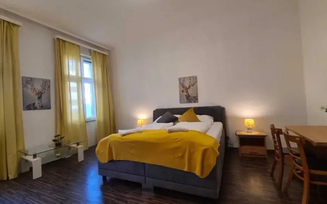 Cozy 1BR Apt Long Stay for 3 Guests