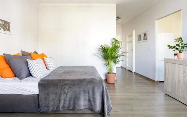 Airport Residence Orange