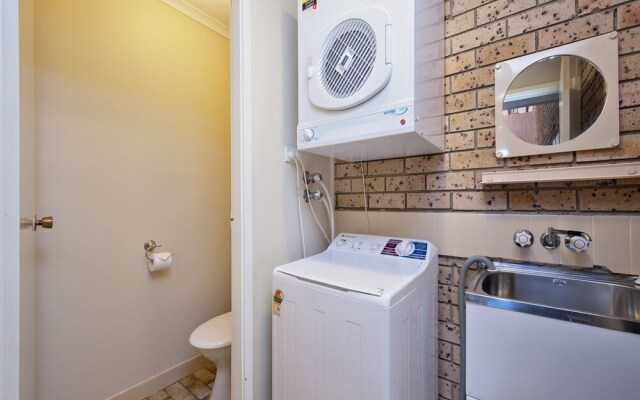 Bay Parklands, 3/2 Gowrie Avenue