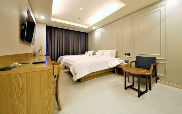 Time Square Hotel