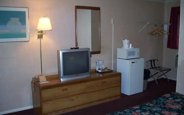 Castlewood Inn