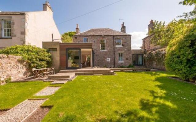 The Lochside House Residence