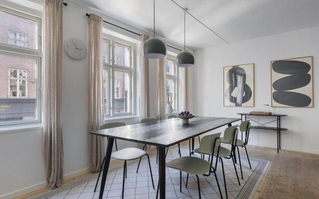 Sanders Main - Cozy 2-bdr Apt Close to Nyhavn