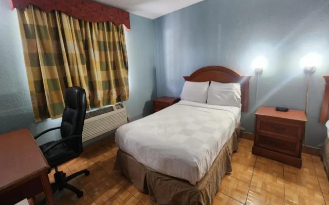 Lone Star Inn & Suites by OYO Harlingen TX