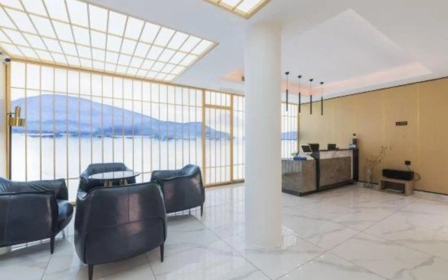 Warmness Hotel
