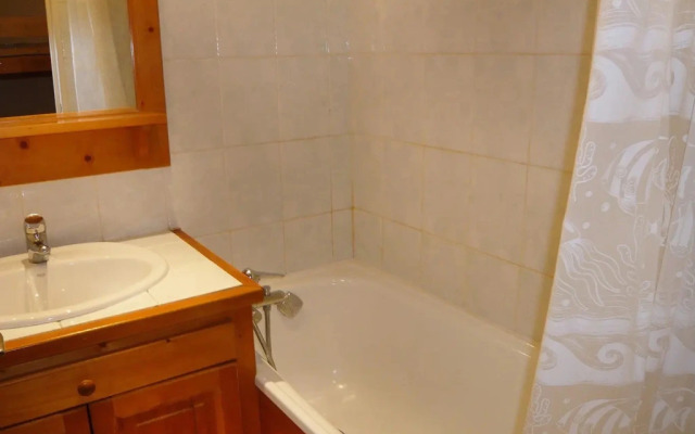 Le 2100 A Et B - Inh 27605