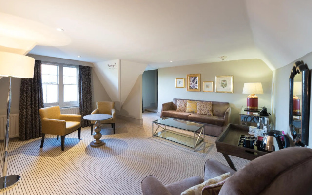 The Crown Manor House Hotel